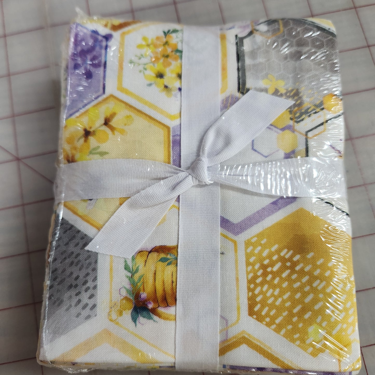 Welcome To Our Hive Fat Quarter Bundle, Camelot